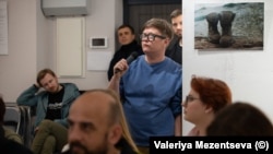 Юлія МакГаффі під час дискусії в рамках премії імені Георгія Гонгадзе. Київ, 14 травня 2024 року