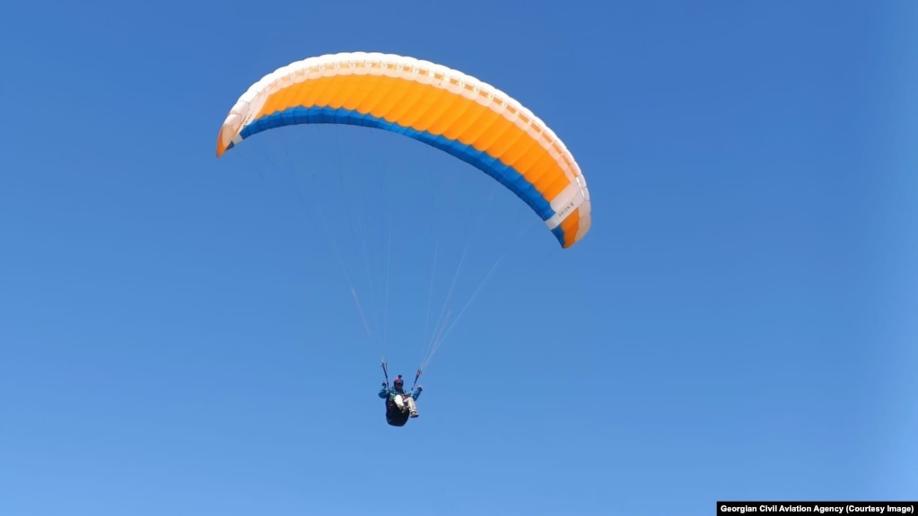 عکس له ارشیفه اخیستل شوی دی 