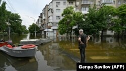 За даними Олександра Прокудіна, під водою залишаються 595 будинків