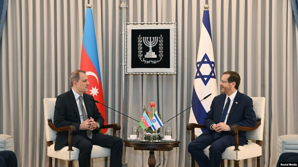 دیدار جیحون بایرامف، وزیر خارجه آذربایجان با اسحاق هرتسوگ، رئیس‌جمهور اسرائیل