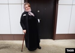 Зарема Мусаева после заседания по УДО, 12 декабря