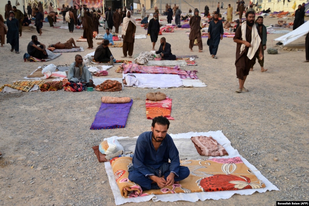 Tossicodipendenti in un centro afghano di recupero e cura dalla droga nel distretto di Tahta Pul, nella provincia di Kandahar