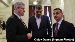 Liderul PSD, Marcel Ciolacu, și ministrul Justiției, Cătălin Predoiu, la dezbaterea și votul din Camera Deputaților privind Codurile penale. 