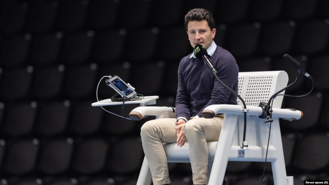 Иван Йовчев съдийства по време на ATP Чалънджър турнир във Вилнюс в началото на 2023 г.
