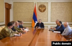 Руководитель Нагорного Карабаха Самвел Шахраманян председательствует на совещании. 15 сентября 2023 года, Степанакерт (иллюстративное фото)