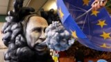 Фигура, изображающая президента России Владимира Путина, изготовленная для ежегодного карнавала в немецком городе Майнце, 14 февраля 2023 года