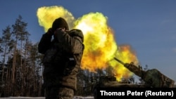 „Ha elfogy a töltényünk, majd lapáttal öljük őket” – kimerültek, de elszántak az ukrán katonák