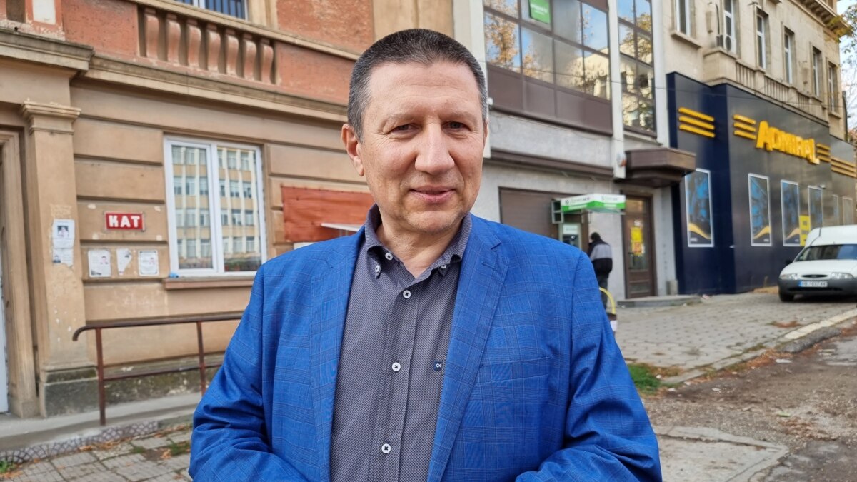 Той твърди, че прокуратурата трябва да излезе от политиката, а