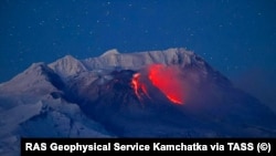 Извержение камчатского вулкана Шивелуч (архив)