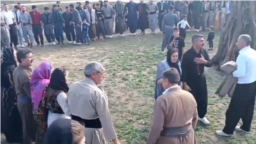 عکس مربوط به برگزای جشن نوروز ۱۴۰۳ در یکی از روستاهای کرمانشاه است.