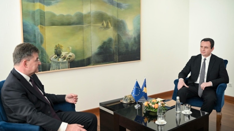 Emisar UE: Pentru ca sancțiunile să fie ridicate, Priștina trebuie să reducă tensiunile din nord 