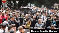Funerali i dy palestinezëve që u vranë gjatë një bastisjeje izraelite në Nablus, 7 korrik 2023.