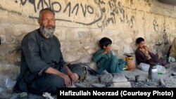 یو شمېر بېوزله افغانان - تصویر د افغانستان له یوه سویل لویدیز ولایت څخه