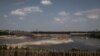 Pamje nga hidrocentrali në ishullin Khortytsia në Zaporizhzhya, Ukrainë.