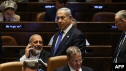 Premierul israelian Benjamin Netanyahu participă la dezbaterile din Parlament privind limitarea prerogativelor Curții Supreme, Ierusalim, luni 24 iulie 2023.