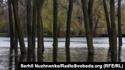 На початку квітня в Україні через інтенсивні опади та підняття рівнів води у річках розпочалися підтоплення