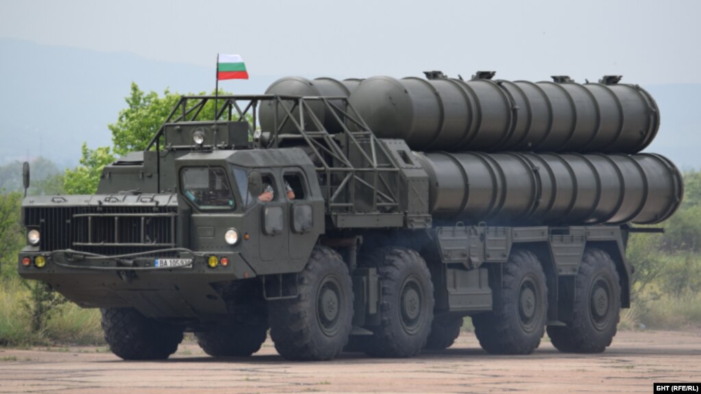 Съветска противовъздушна система С-300, която все още е на въоръжение в Българската армия.