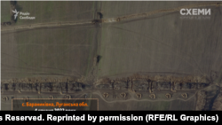 Село Бараниковка близо до Сватев, Луганска област, 04.12.22 г. Окопи на руската армия. Сателитна снимка на Planet Labs