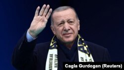 Реджеп Тайип Ердоган по време на предизборно събитие в неделя.