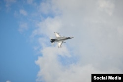 F-16 в небі (ілюстраційне фото)