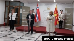 Konferencija za novinare ministrice odbrane Slavjanke Petrovske sa ministrom odbrane Norveške Bjornom Arildom Gramom, Skoplje, 25. septembar 2023.