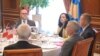 Presidentja e Kosovës, Vjosa Osmani, ka takuar në një mëngjes pune me ambasadorët e Shteteve të Bashkuara të Amerikës, Britanisë së Madhe, Gjermanisë, Francës, Italisë dhe të Bashkimit Evropian, lidhur me situatën në veri të Kosovës.