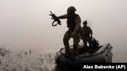 Украина гаскәрләренең Днепрны кичүе