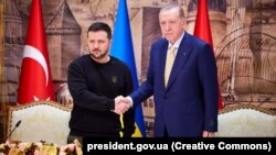 Президент Украины Владимир Зеленский и президент Турции Тайип Эрдоган (справа). Турция, 8 марта 2024 года