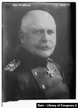 Роберт Кош – німецький воєначальник, генерал піхоти, учасник Першої світової війни. 1915 рік
