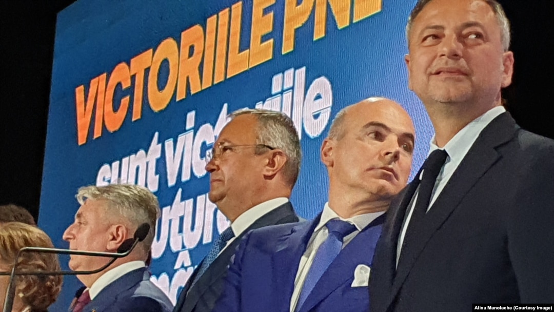 Liderii PNL, în așteptarea rezultatelor alegerilor locale și europarlamentare. De la stânga la dreapta: Lucian Bode - secretar general PNL, Nicolae Ciucă - președinte PNL, Rareș Bogdan - prim-vicepreședinte PNL, Dan Motreanu - prim-vicepreședinte PNL