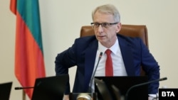 Премиерът Николай Денков в началото на заседанието на правителството в четвъртък