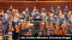 ristian Măcelaru și orchestra simfonică din San Francisco