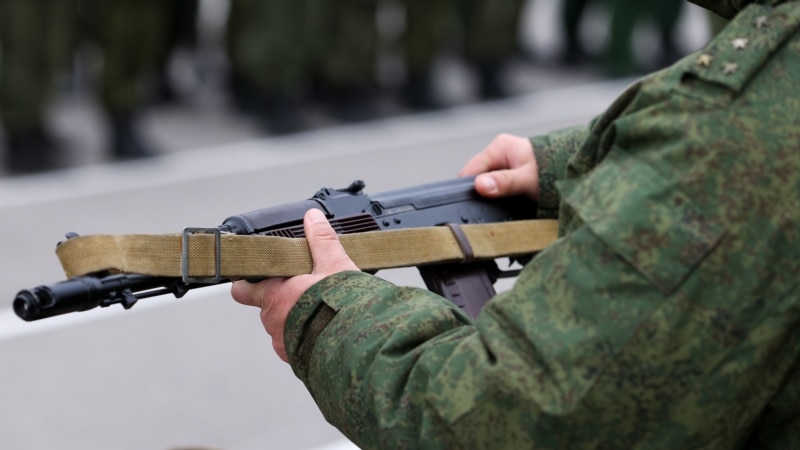Правительство одобрило упрощенную передачу конфискованного оружия на фронт