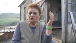 «Գյուղ են մտել, ես այնտեղ էի, խաղաղապահները, մի մեքենա... եկել էին զինաթափելու». Արցախից տեղահանված կին