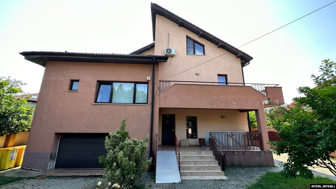 Casa „Gabriel cel Viteaz” din Strada Ștefan Cel Mare nr 38, orașul Voluntari, este acum închisă.
