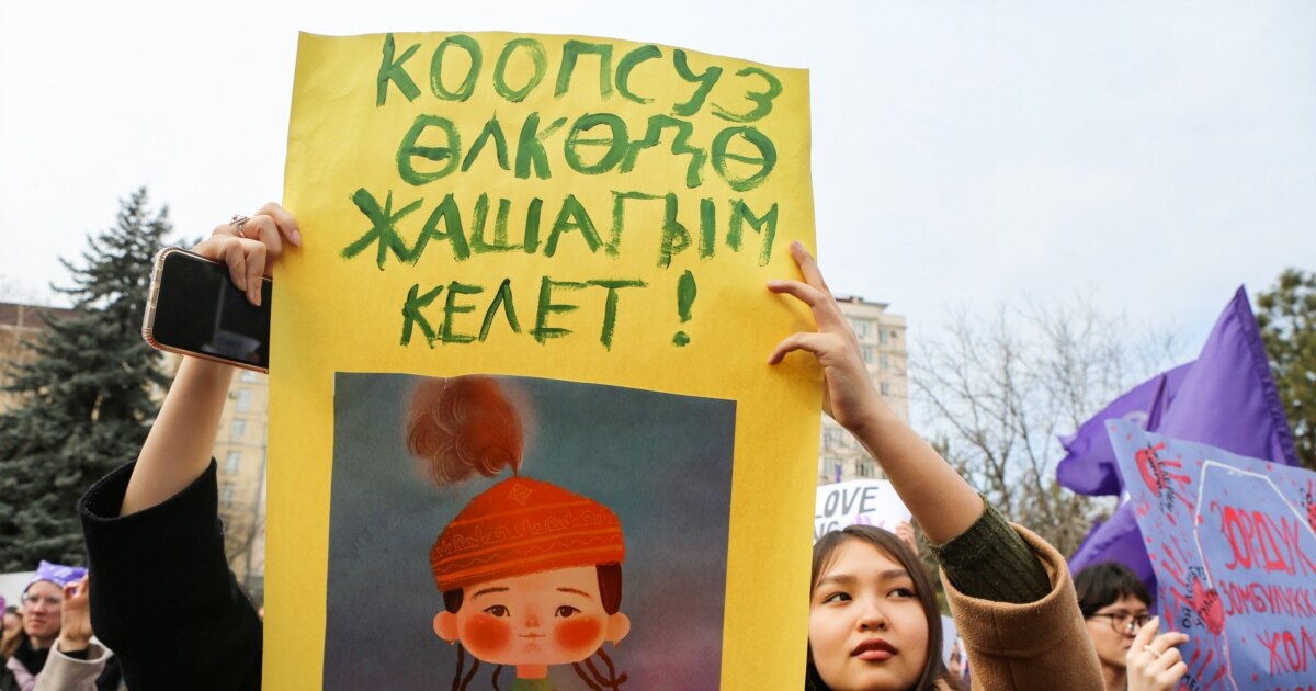 Сексуалды дымқыл кеуделер