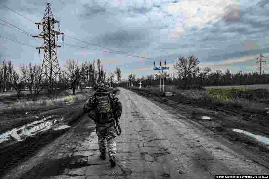 У місті безупинно чути вибухи, утім, лінія оборони тримається. Попри постійні обстріли з авіації та штурмові дії, українські війська утримують місто