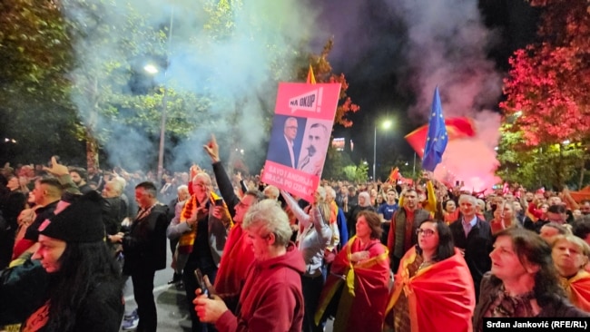 Protesta në Podgoricë kundër zgjedhjes së Andrija Mandiqit kryetar të Kuvendit të Malit të Zi, 30 tetor 2023.
