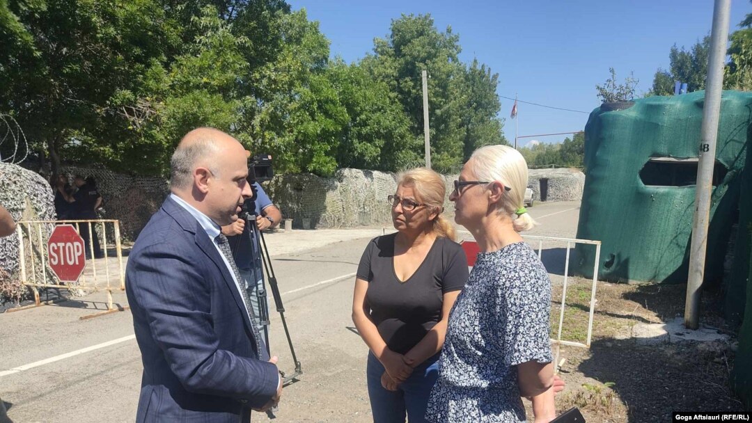 ლევან პეტრიაშვილის დედა ერგნეთის შეხვედრაზე