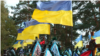 По всій Україні над могилами загиблих оборонців України майорять державні прапори.
