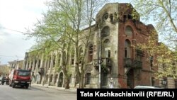 შენობას კულტურული მემკვიდრეობის ძეგლის სტატუსი აქვს.