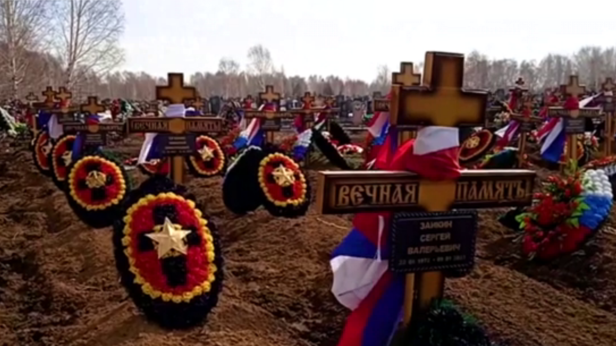 In Vladivostok, flags were cut on the graves of mercenaries from PMC “Wagner”