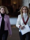 Ministrul Familiei, Gabriela Firea, este printre puținii demnitari care au făcut publice numele consilierilor. 