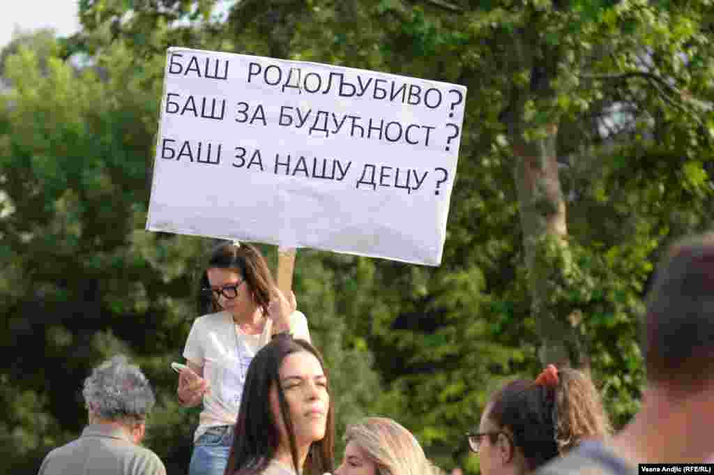 Na protest &quot;Srbija protiv nasilja&quot; poziva više opozicionih proevropskih parlamentarnih grupa (17. jun 2023)