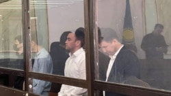 Бывшие сотрудники КНБ, обвинённые в пытках арестантов, на оглашении приговора. Акмолинский военный гарнизон. 22 апреля 2024 года