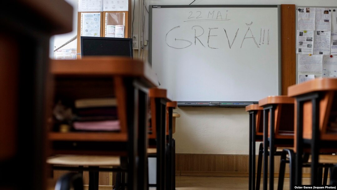 Profesorii au intrat pe 22 mai în grevă generală după ce negocierile purtate între sindicaliști și guvern au eșuat. 