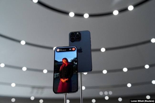 iPhone 15 Pro u prezantua gjatë ngjarjes 'Wonderlust' në selinë e kompanisë në Cupertino, Kaliforni, SHBA, 12 shtator 2023.
