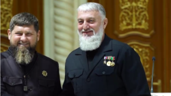Глава Чечни Рамзан Кадыров и депутат Госдумы России от Чечни Адам Делимханов (справа), апрель 2023 года