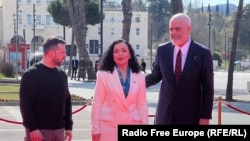 Президент України Володимир Зеленський, президентка Косово Вьоса Османі і прем’єр-міністр Албанії Еді Рама. Албанія, лютий 2024 року