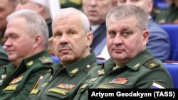  Генерал-лейтенант Вадим Шамарин (справа)